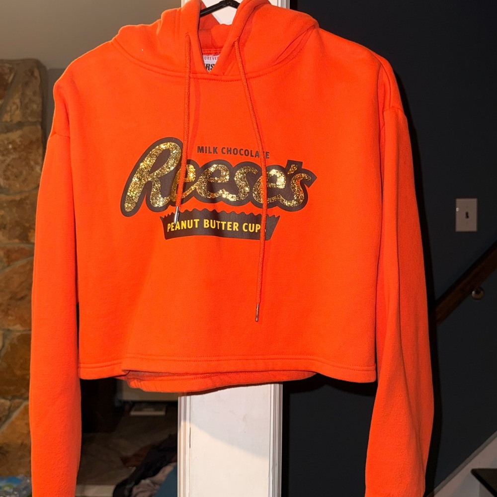 Forever 21 Hershey’s Reese’s Cropped Hoodie Orange Size M Graphic Sweatshirt
